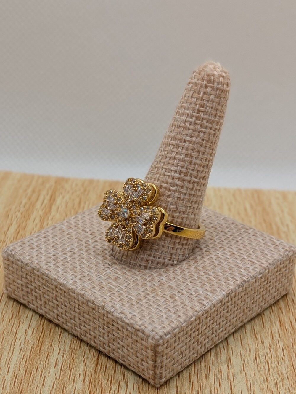 Spinning Clover Fidget Ring